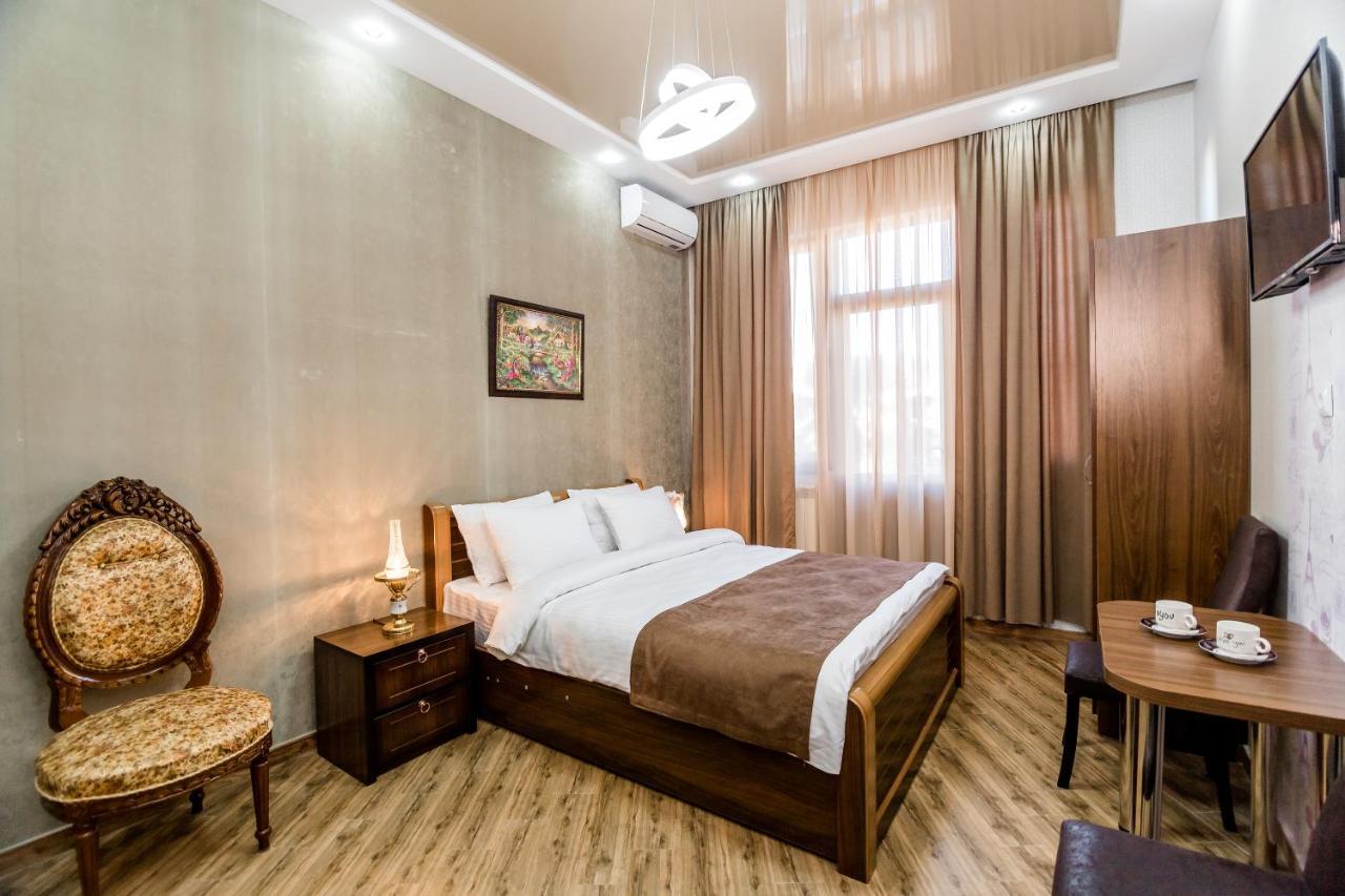 George Hotel Tbilisi Buitenkant foto