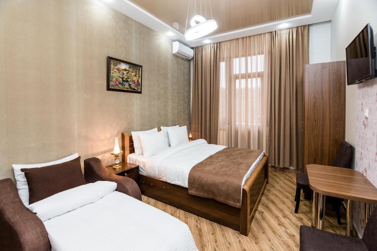 George Hotel Tbilisi Buitenkant foto