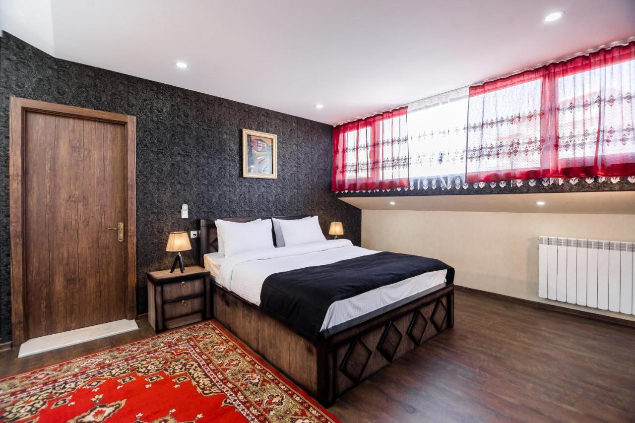 George Hotel Tbilisi Buitenkant foto