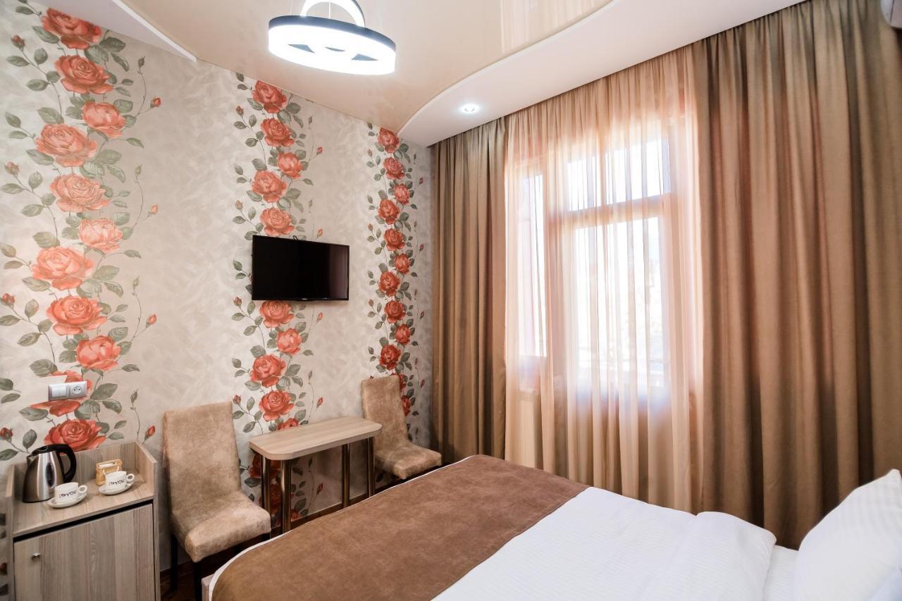 George Hotel Tbilisi Buitenkant foto