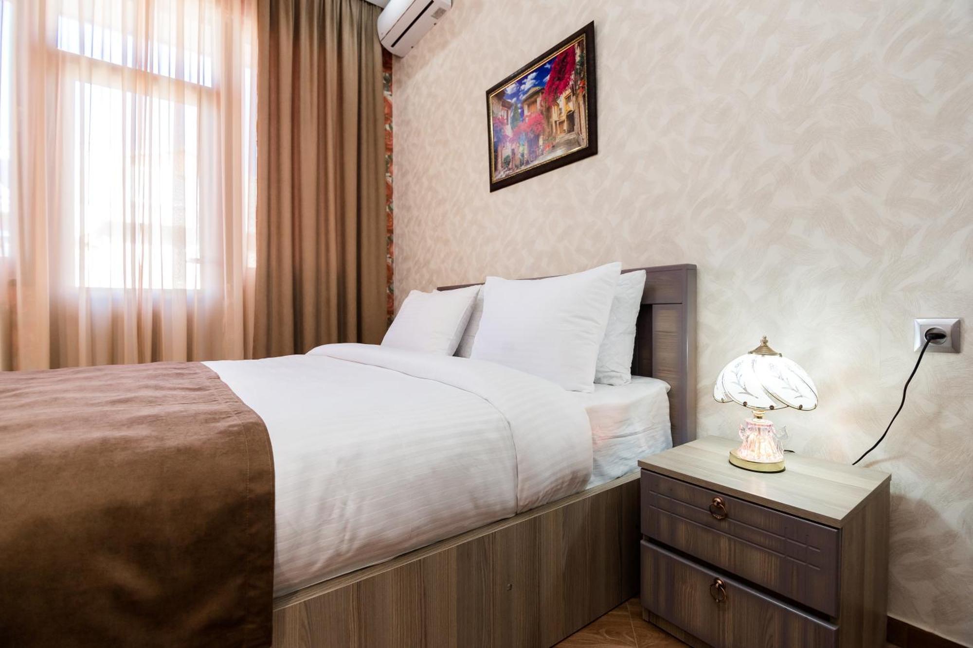 George Hotel Tbilisi Buitenkant foto